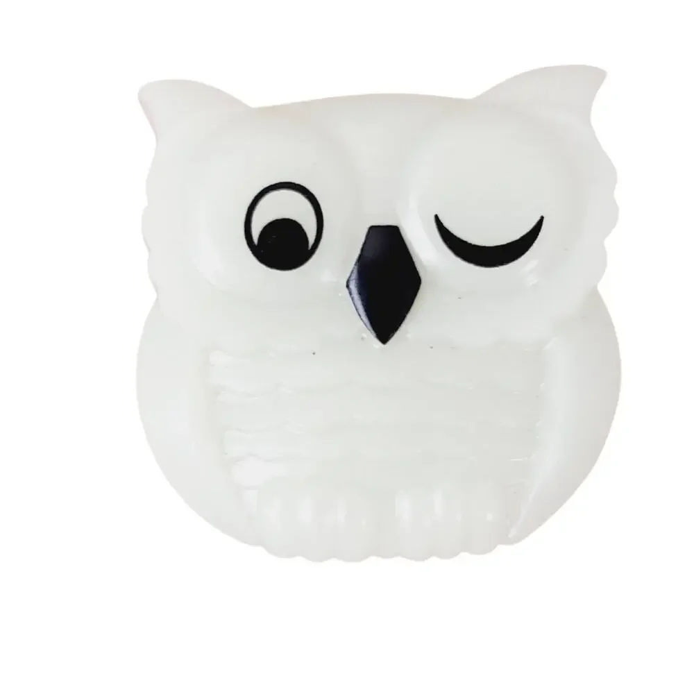 Vintage Avon Halloween Glow in The Dark WINKING OWL Pin Pendant 1982 Brooch Fun
